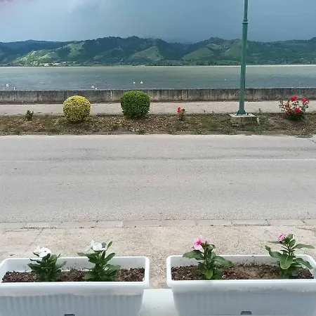 Sa Pogledom Na Dunav - Akademik Veliko Gradište
