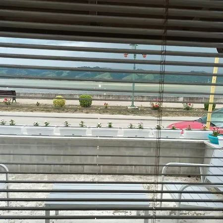 Sa Pogledom Na Dunav - Akademik *